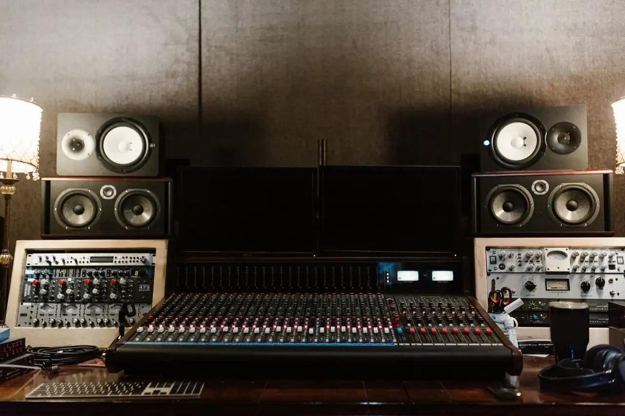 Atmospheric recording studio console and acoustic monitoring environment at Lumariqe Nessora